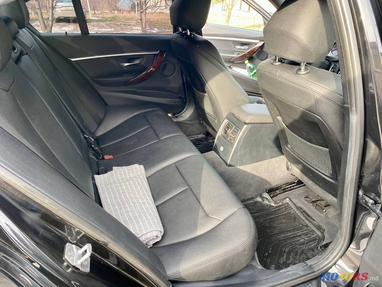 2015' BMW 3 Series photo #5