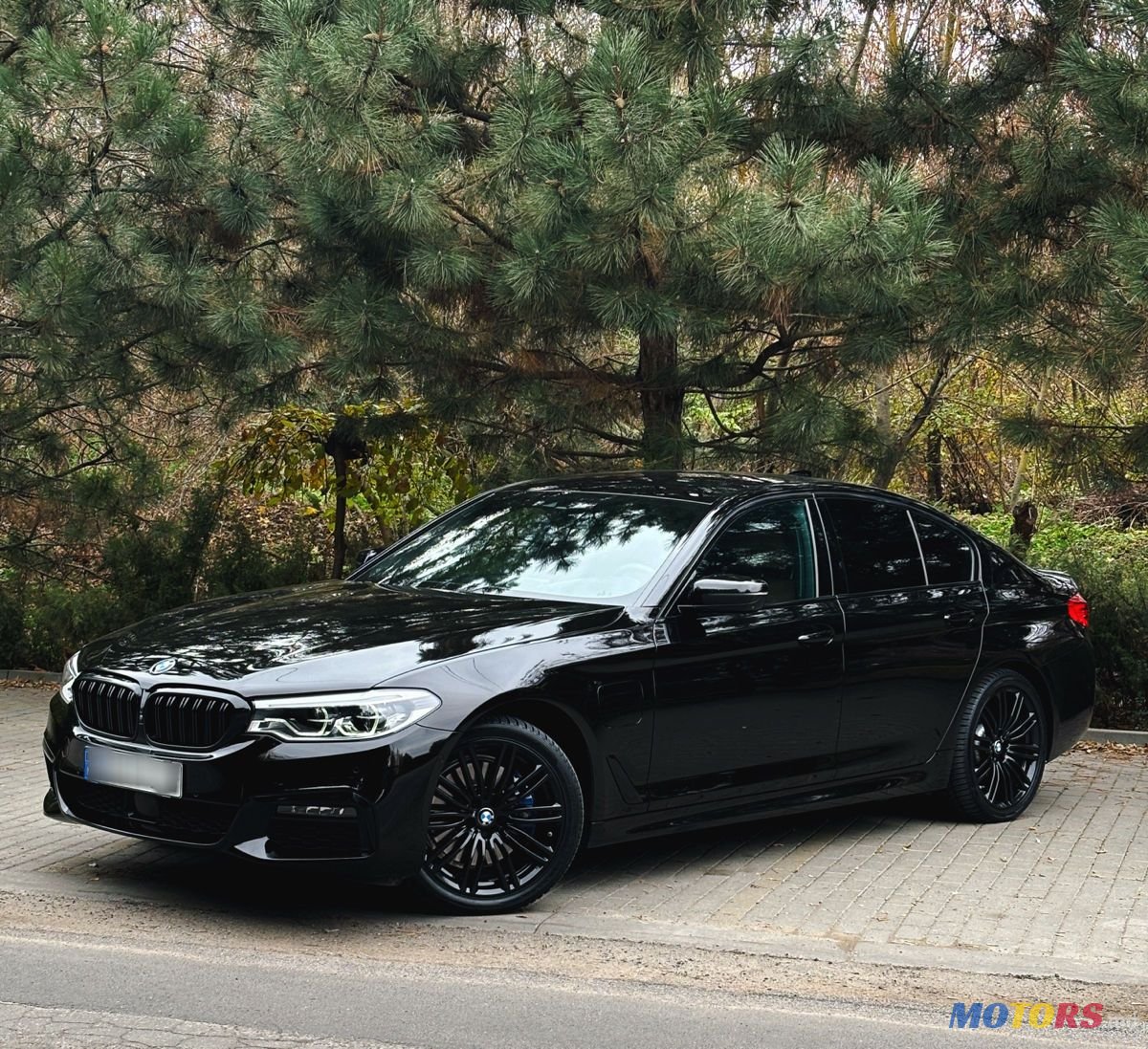 2020' BMW 5 Series photo #2