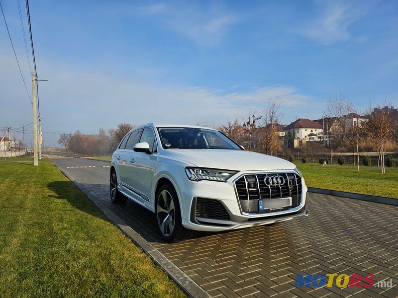 2020' Audi Q7 photo #1