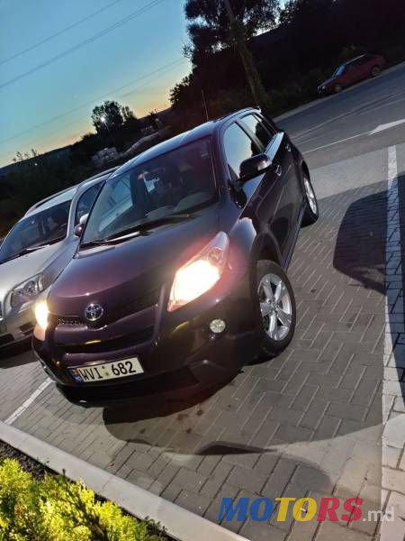 2011' Toyota Urban Cruiser photo #4