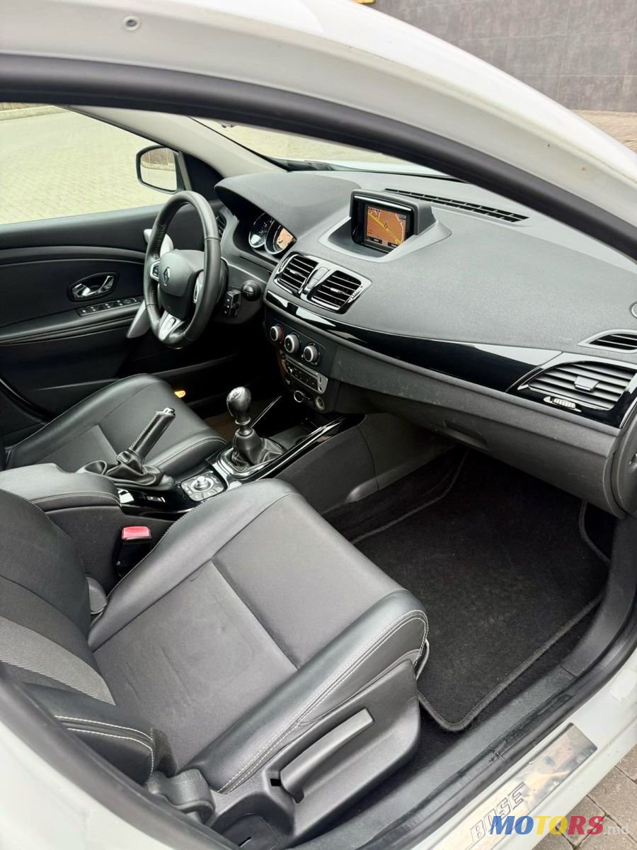 2012' Renault Megane photo #6
