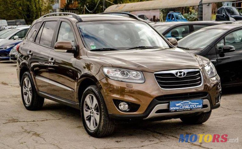 2012' Hyundai Santa Fe photo #1