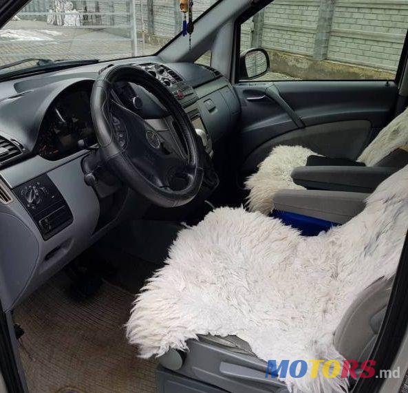 2004' Mercedes-Benz Viano photo #2