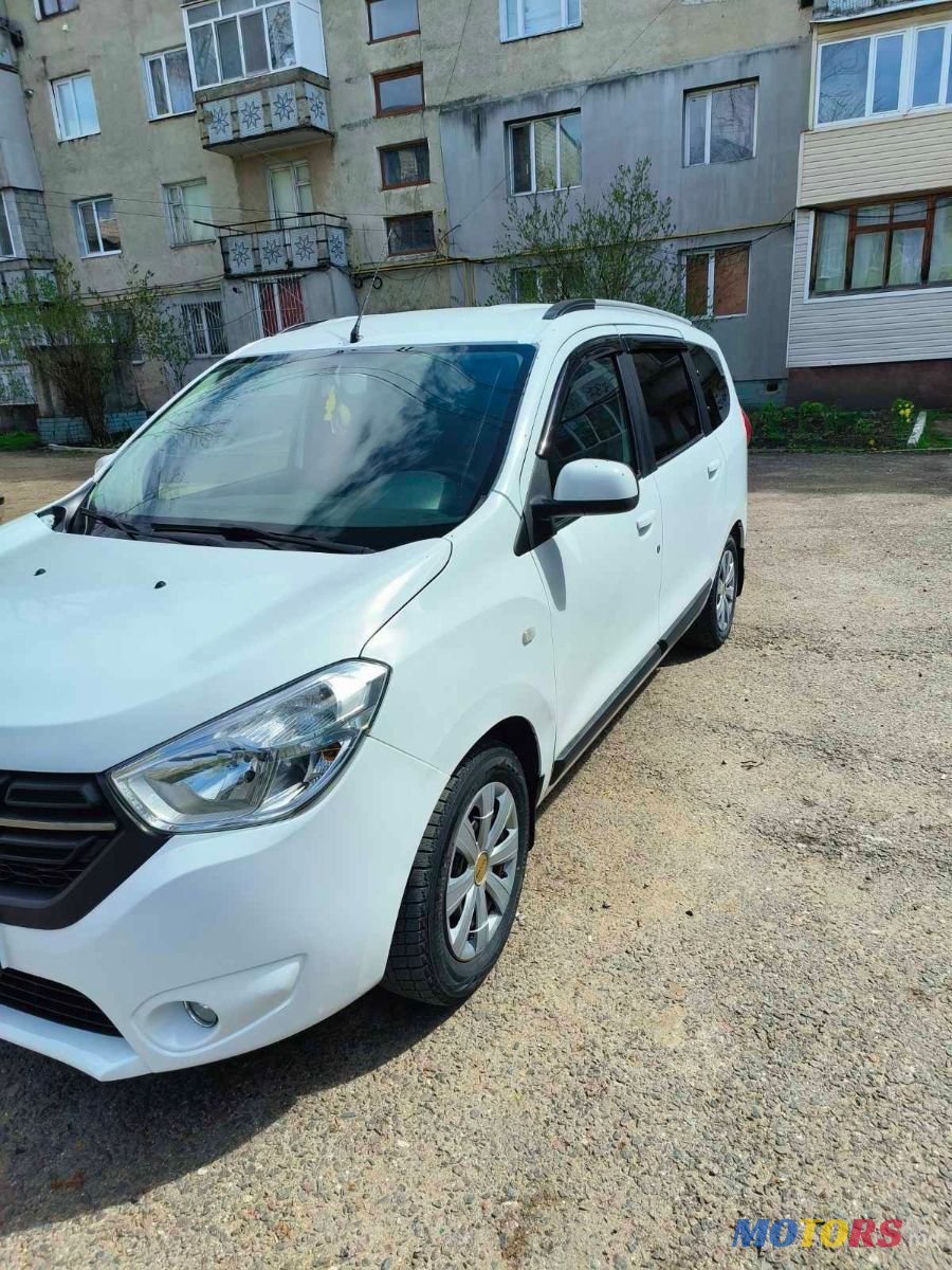 2017' Dacia Lodgy photo #2