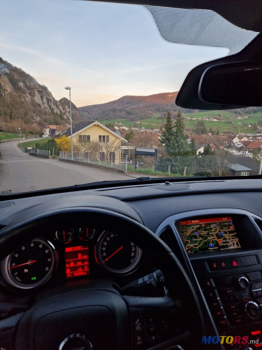 2016' Opel Astra photo #3