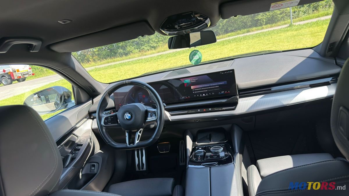 2023' BMW 5 Series photo #5