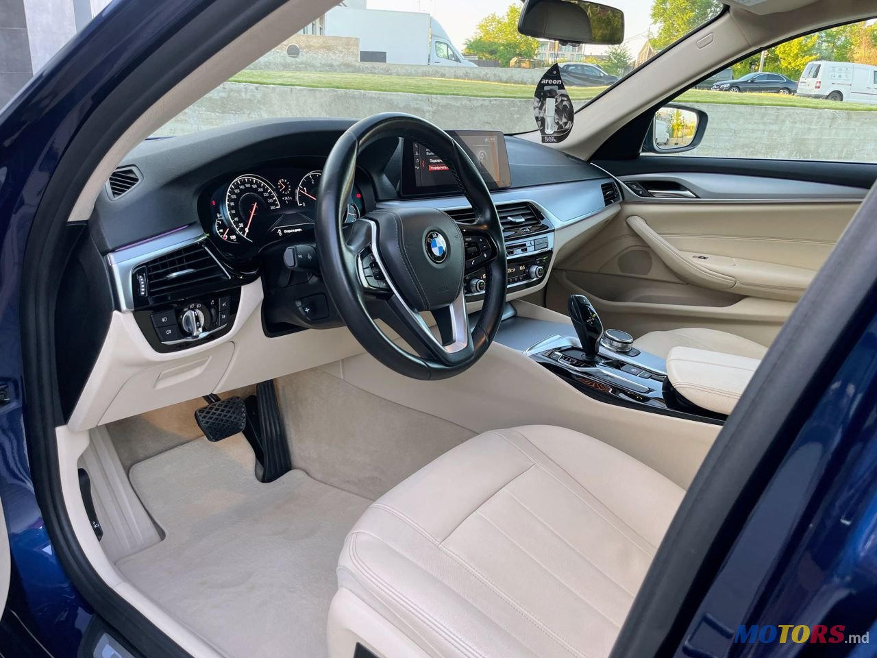 2018' BMW 5 Series photo #5