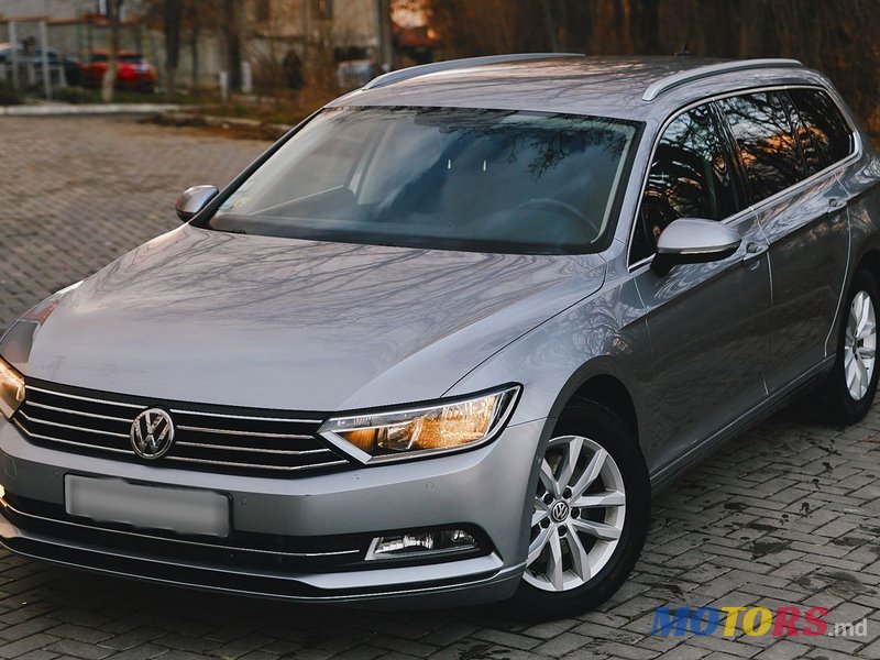 2019' Volkswagen Passat photo #5