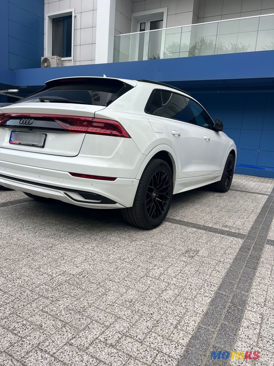2019' Audi Q8 photo #3