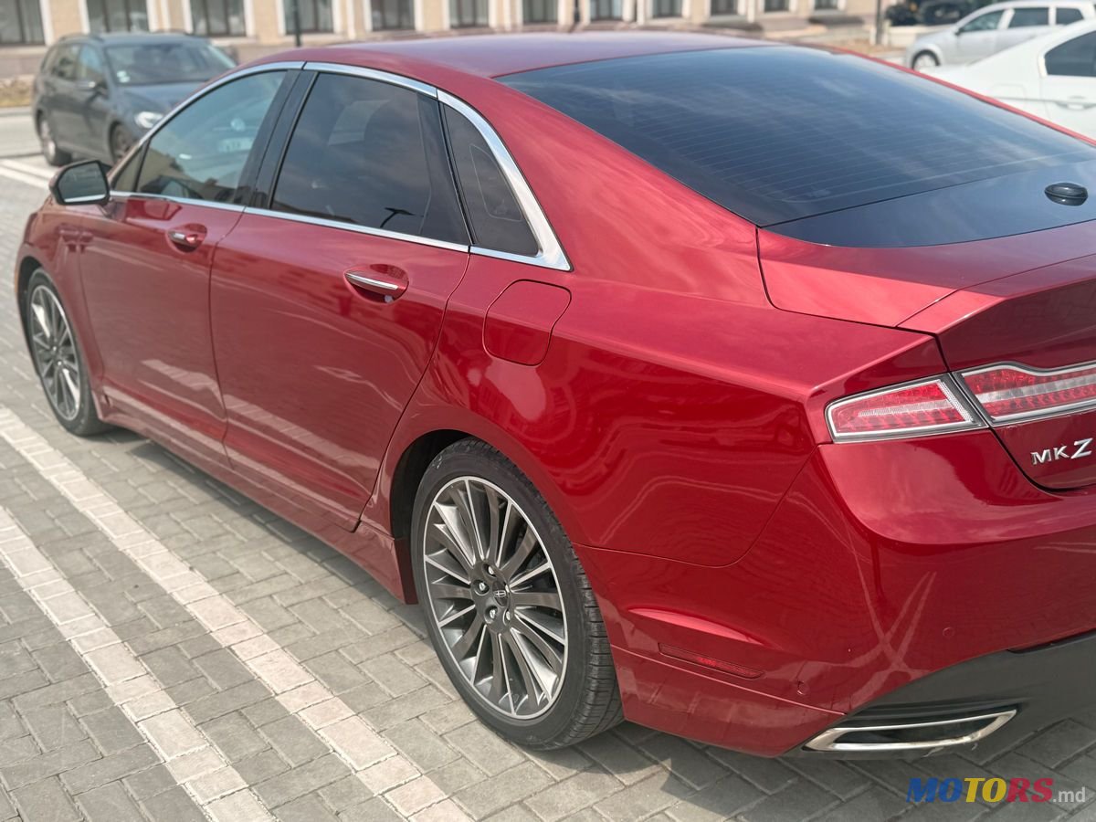2013' Lincoln MKZ photo #4