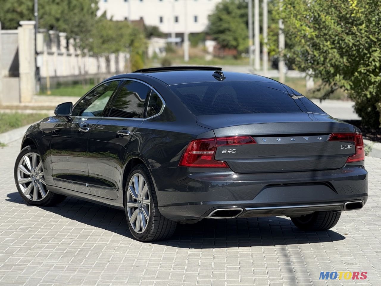 2016' Volvo S90 photo #3