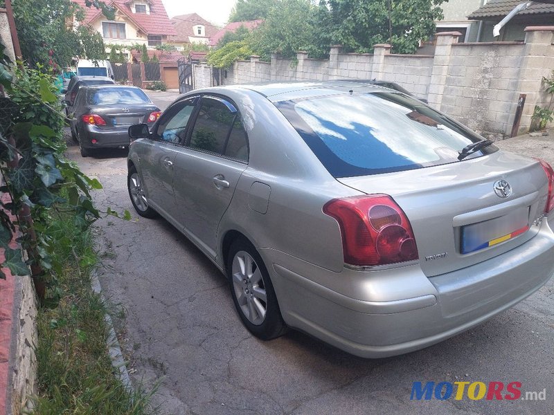 2005' Toyota Avensis photo #4