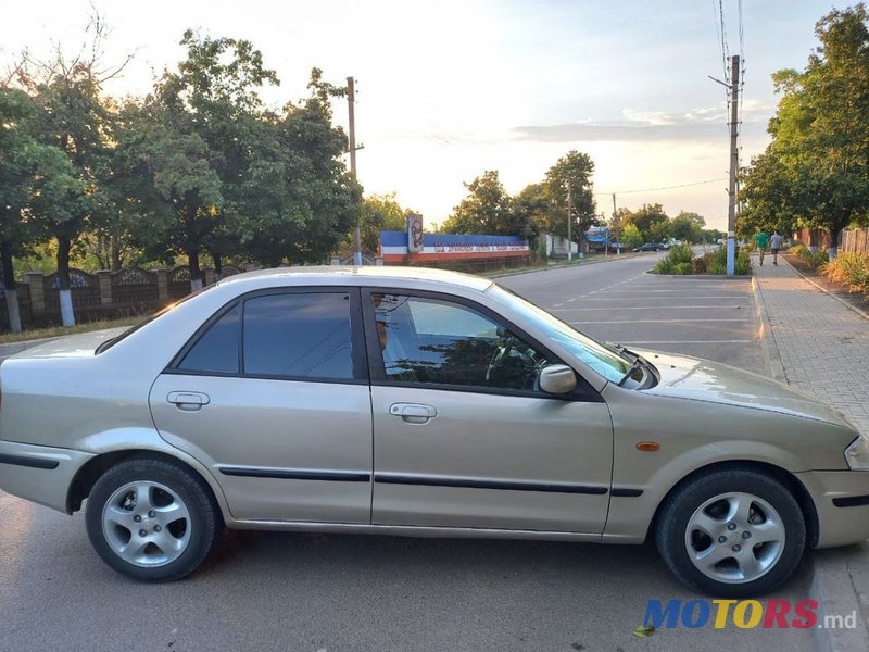 2000' Mazda 323 photo #2