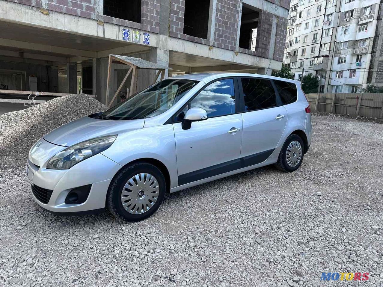 2009' Renault Grand Scenic photo #3