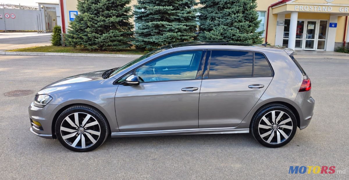 2015' Volkswagen Golf photo #3
