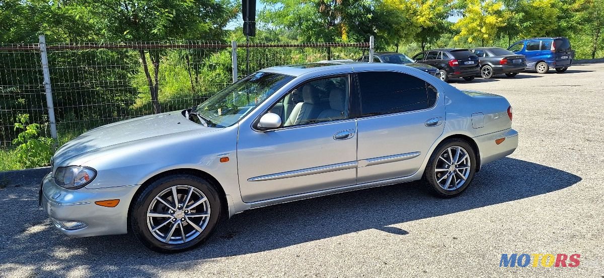 2002' Nissan Maxima photo #1