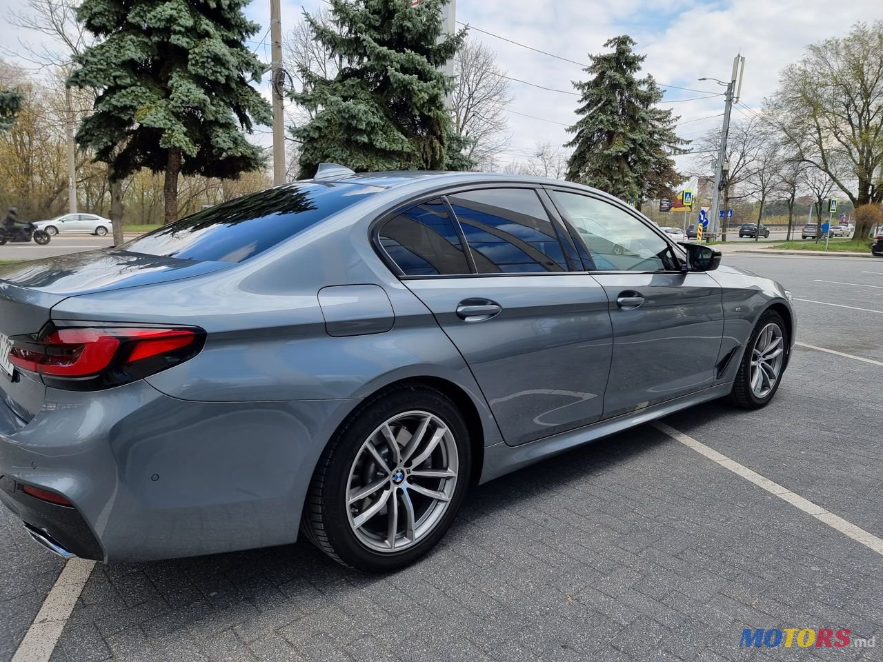 2017' BMW 5 Series photo #5