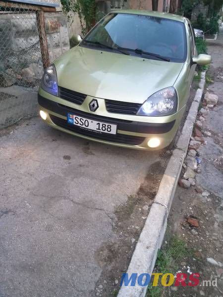 2004' Renault Clio photo #2