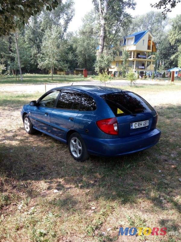 2004' Kia Rio photo #1