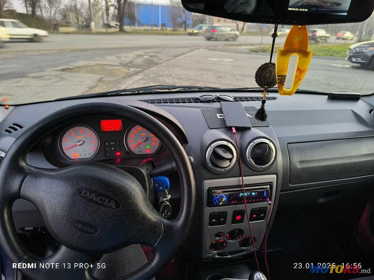 2007' Dacia Logan photo #2