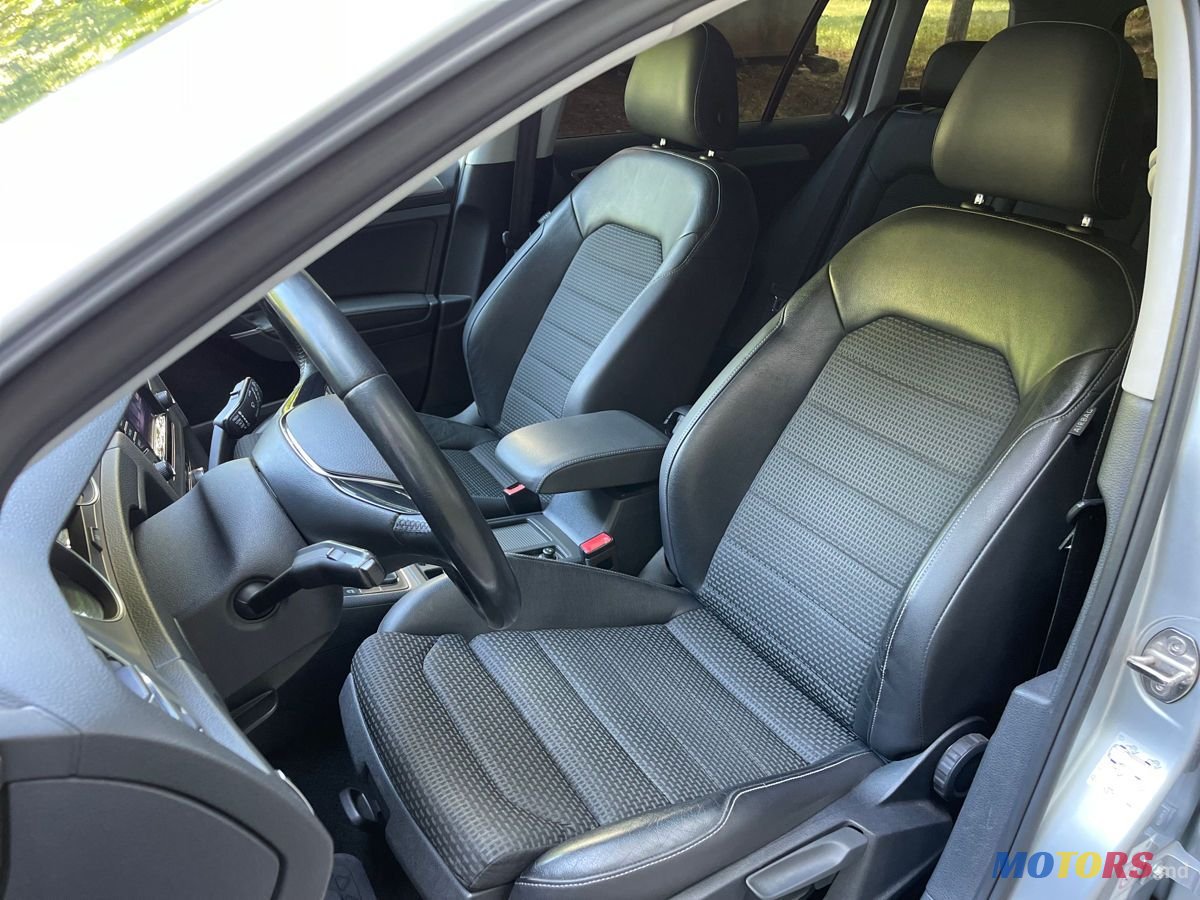 2014' Volkswagen Golf photo #5