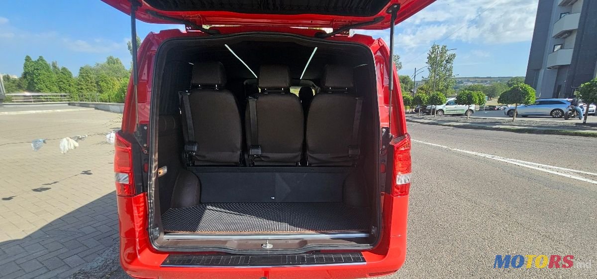 2014' Mercedes-Benz Vito photo #2