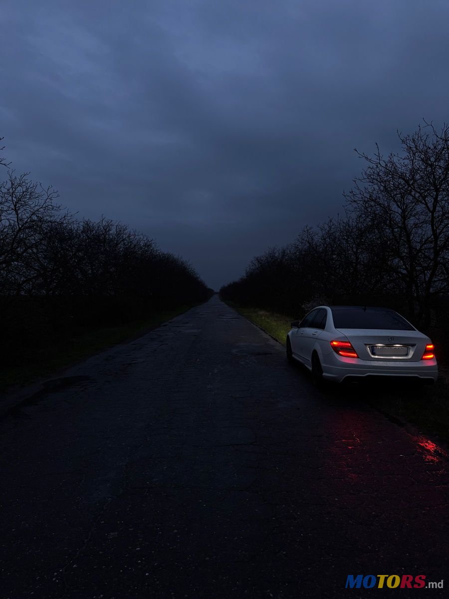 2013' Mercedes-Benz C-Class photo #3
