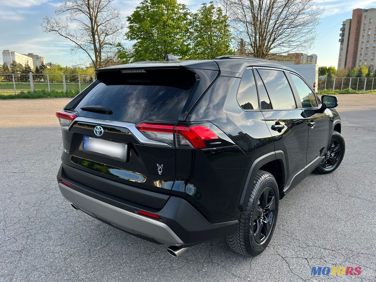 2019' Toyota RAV4 photo #5