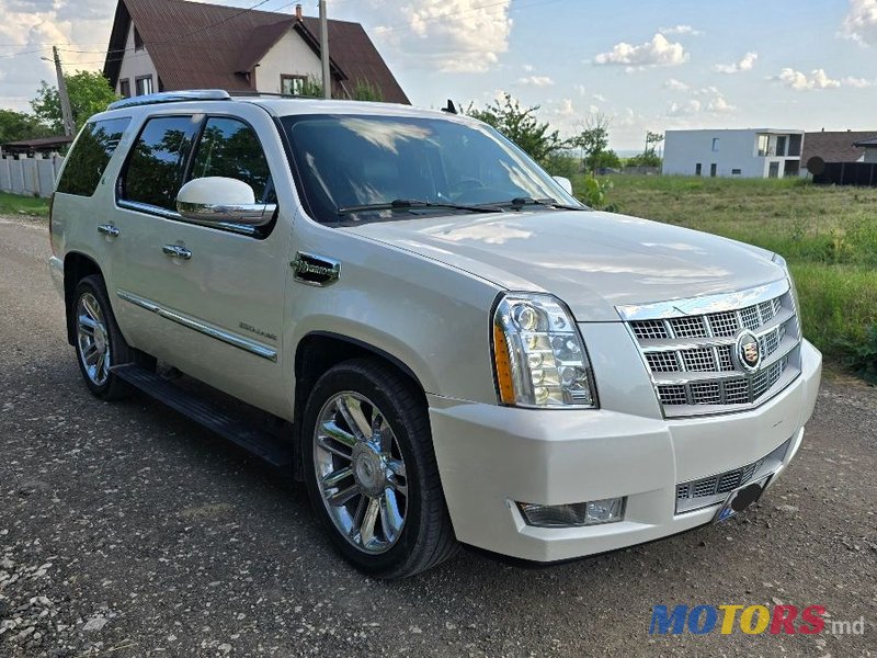 2010' Cadillac Escalade photo #2