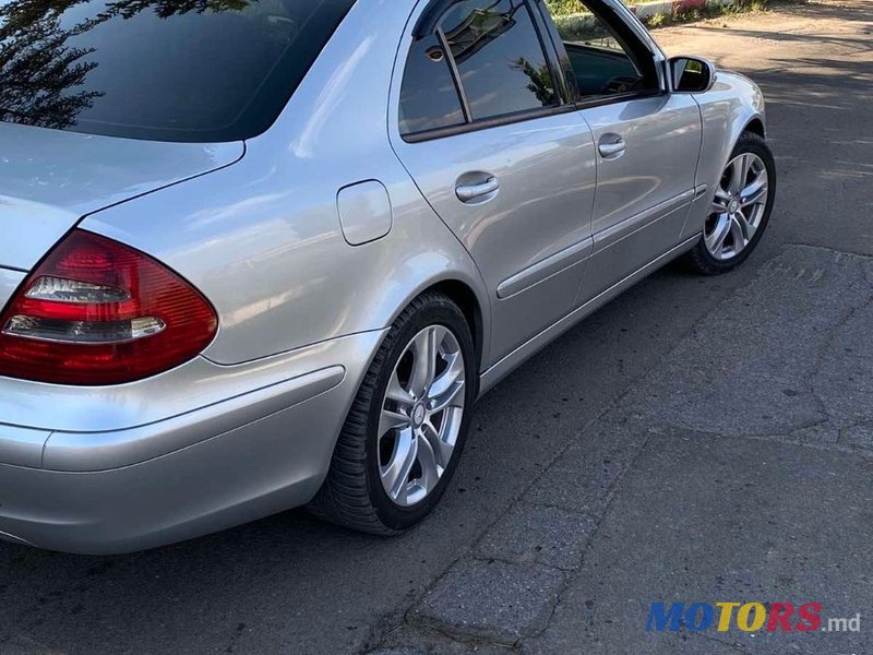 2004' Mercedes-Benz E-Class photo #4