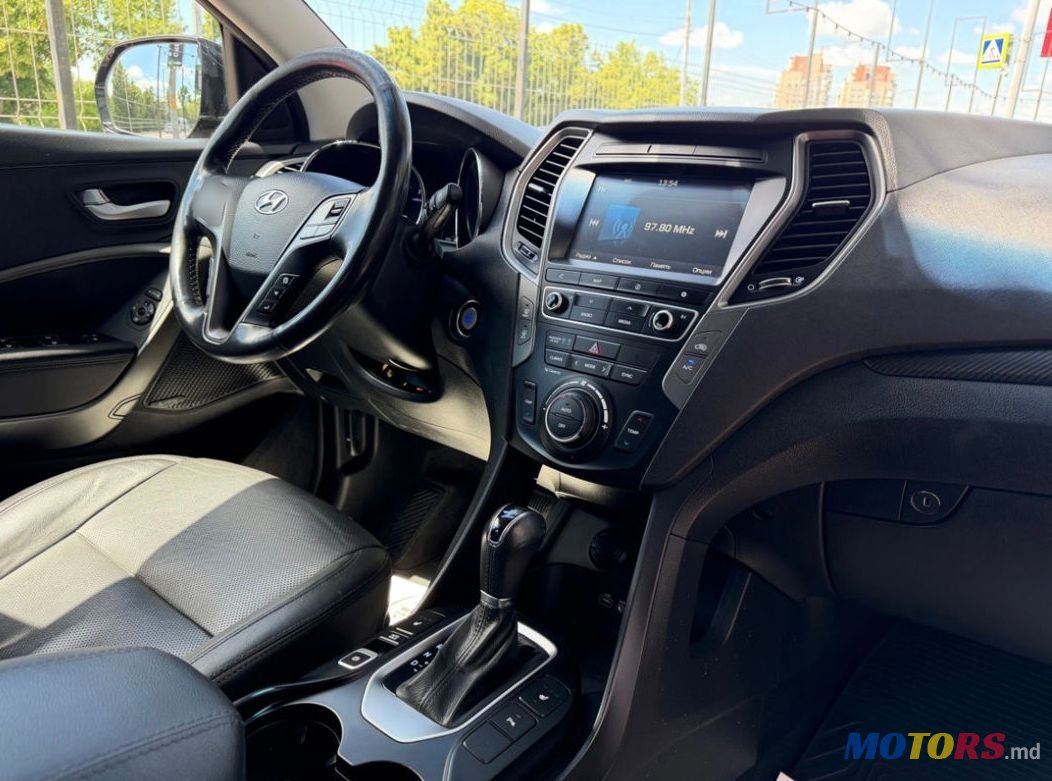 2015' Hyundai Santa Fe photo #3
