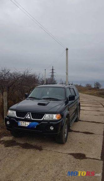 2009' Mitsubishi Pajero Sport photo #1