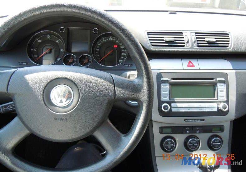 2006' Volkswagen Passat photo #1