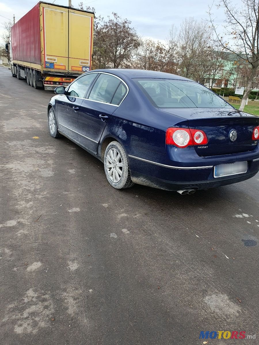 2009' Volkswagen Passat photo #4