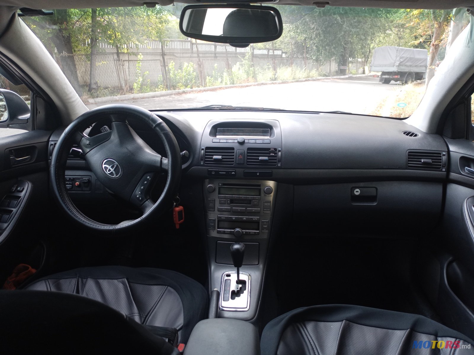 2004' Toyota Avensis T25 photo #4