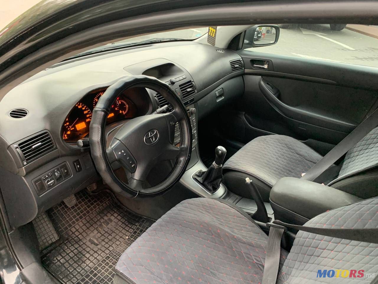 2005' Toyota Avensis photo #2