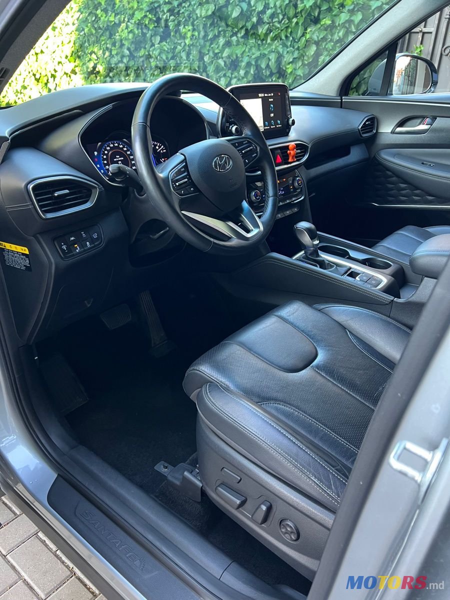 2018' Hyundai Santa Fe photo #5