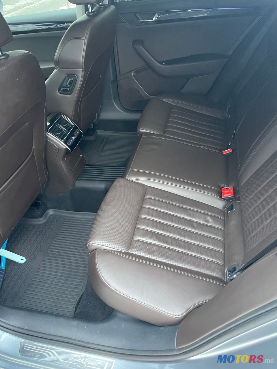 2015' Skoda Superb photo #4