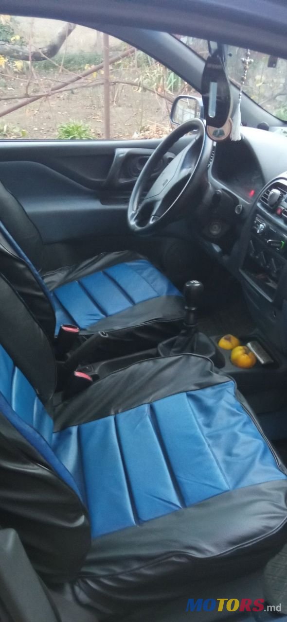 1999' Mitsubishi Space Star photo #3