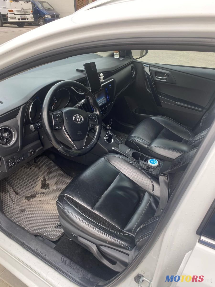 2016' Toyota Auris photo #4