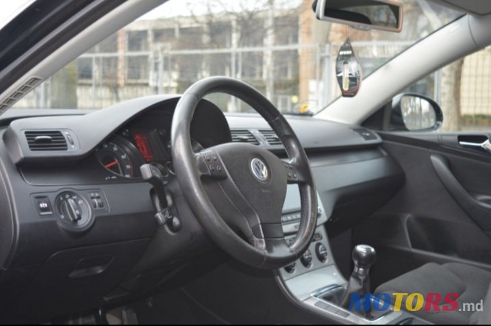2006' Volkswagen Passat B6 photo #6