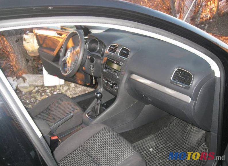 2009' Volkswagen Golf photo #1