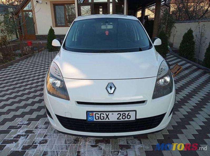 2011' Renault Grand Scenic photo #1