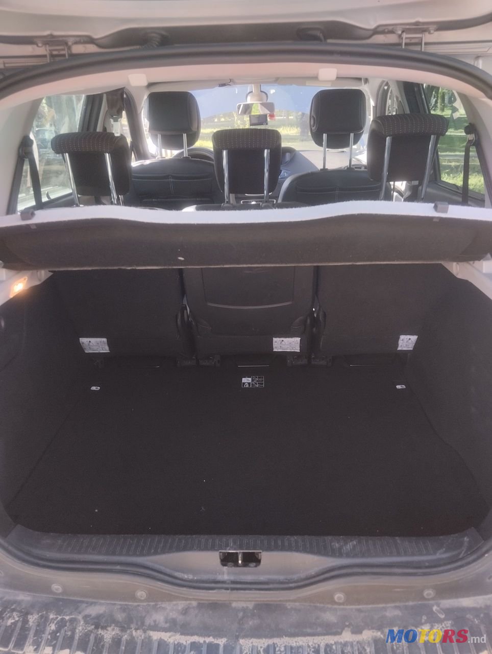 2012' Renault Scenic photo #1