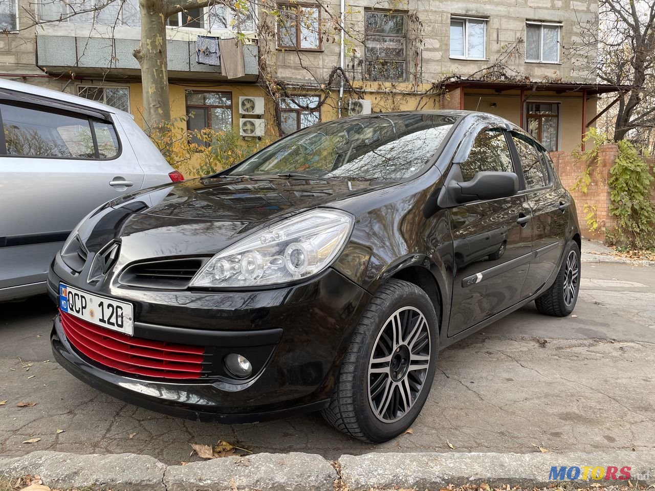 2006' Renault Clio photo #2