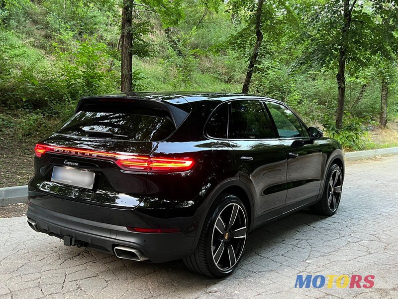 2019' Porsche Cayenne photo #4