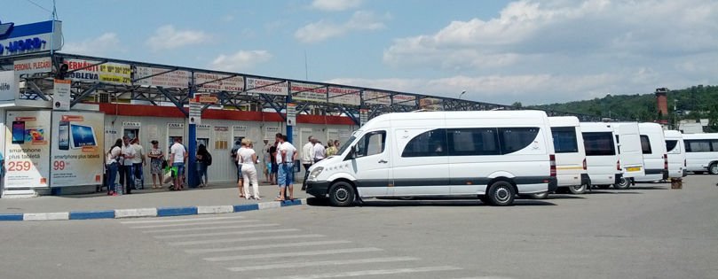 Autogara sponsorilor PAS: Autorizații controversate, proteste și donații politice