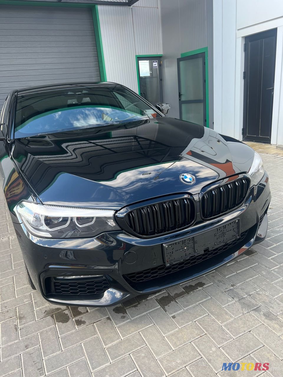 2017' BMW 5 Series photo #1