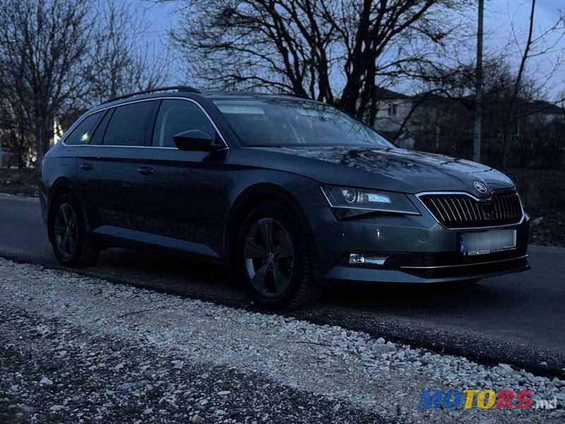 2019' Skoda Superb photo #2