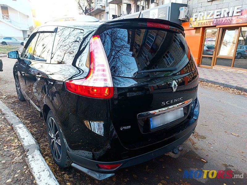 2013' Renault Grand Scenic photo #3